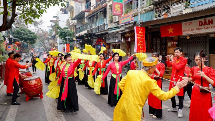 Bach Ma Temple festival in Hanoi Old Quarter opens
